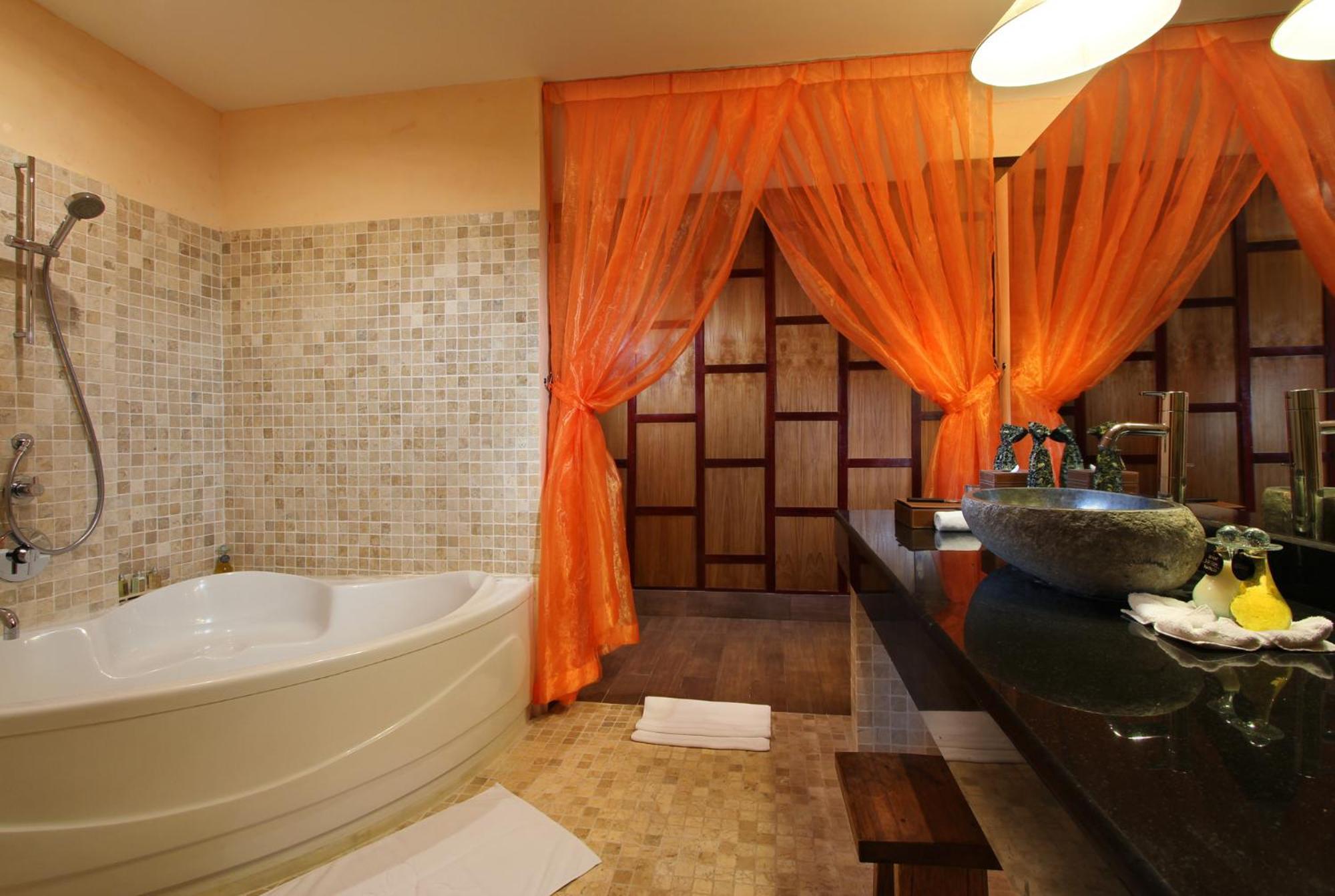 Kupu Kupu Barong Villas&tree By L’occitane Resor 5*