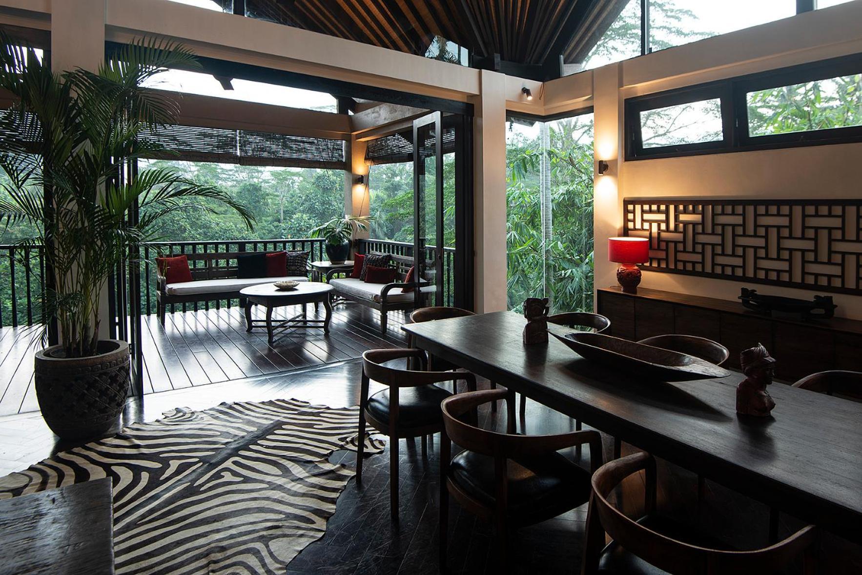 Naga Putih Villa *