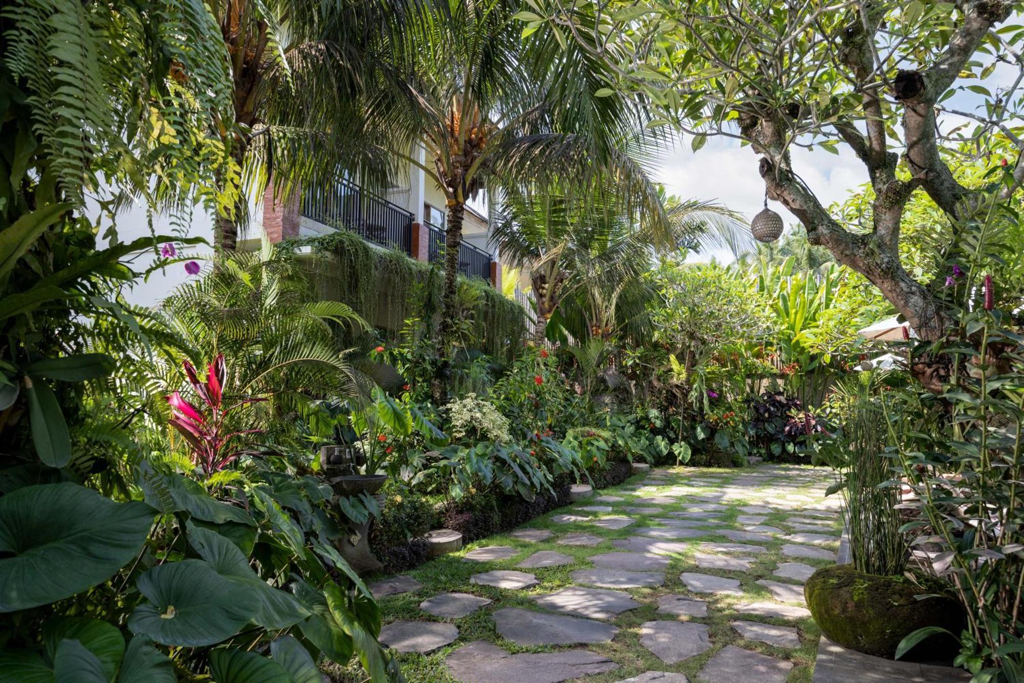 Hotel The Kalyana 4*