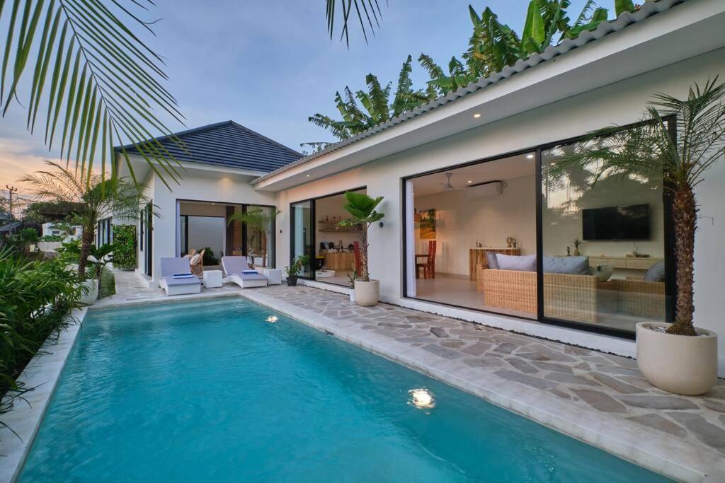 Villa Newly! 2br Modern Close To Center Ubud (Bali)