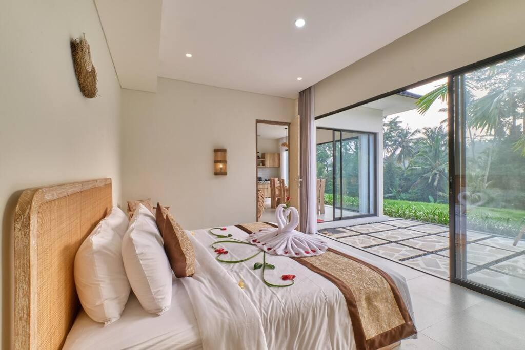 Newly! 3bdr Modern Close To Center *