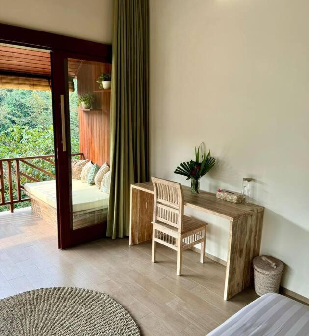 Superior One Bedroom W Stunning Waterfall View Apartment