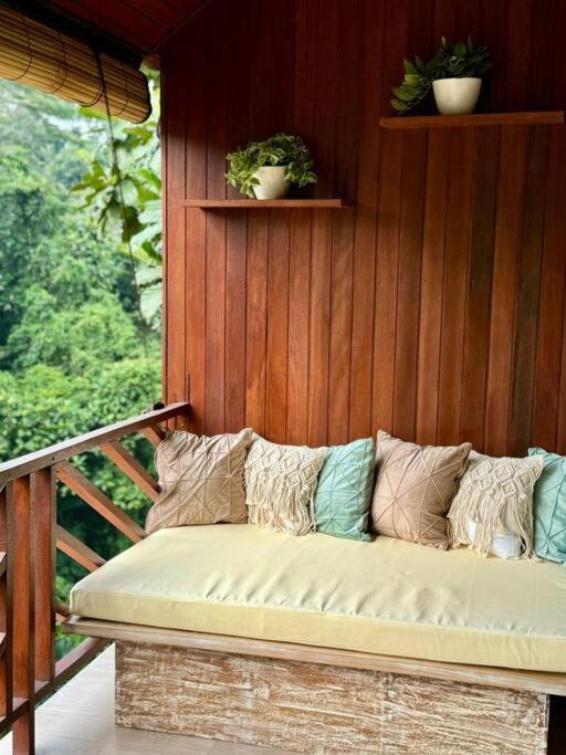 Superior One Bedroom W Stunning Waterfall View *
