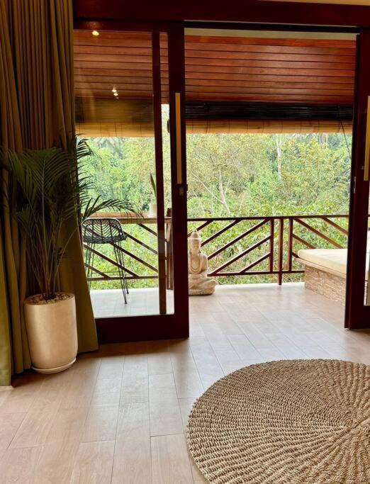 Superior One Bedroom W Stunning Waterfall View Apartment Ubud (Bali)