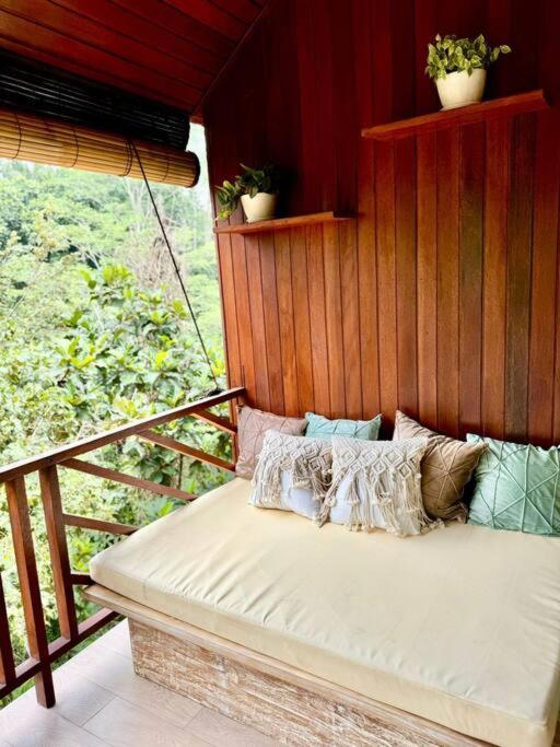 Superior One Bedroom W Stunning Waterfall View *