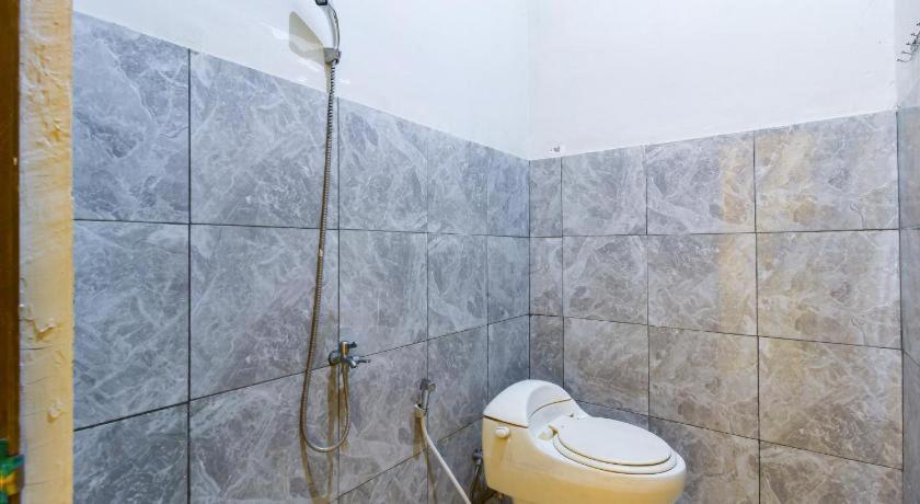 Hotel Oyo 90547 Saren Anyar