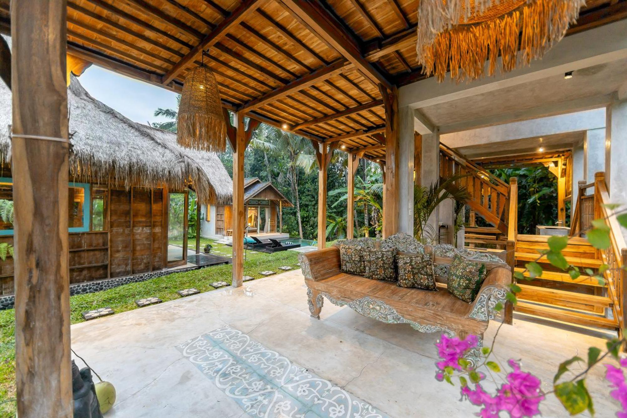 Lodge Rumah Guci *