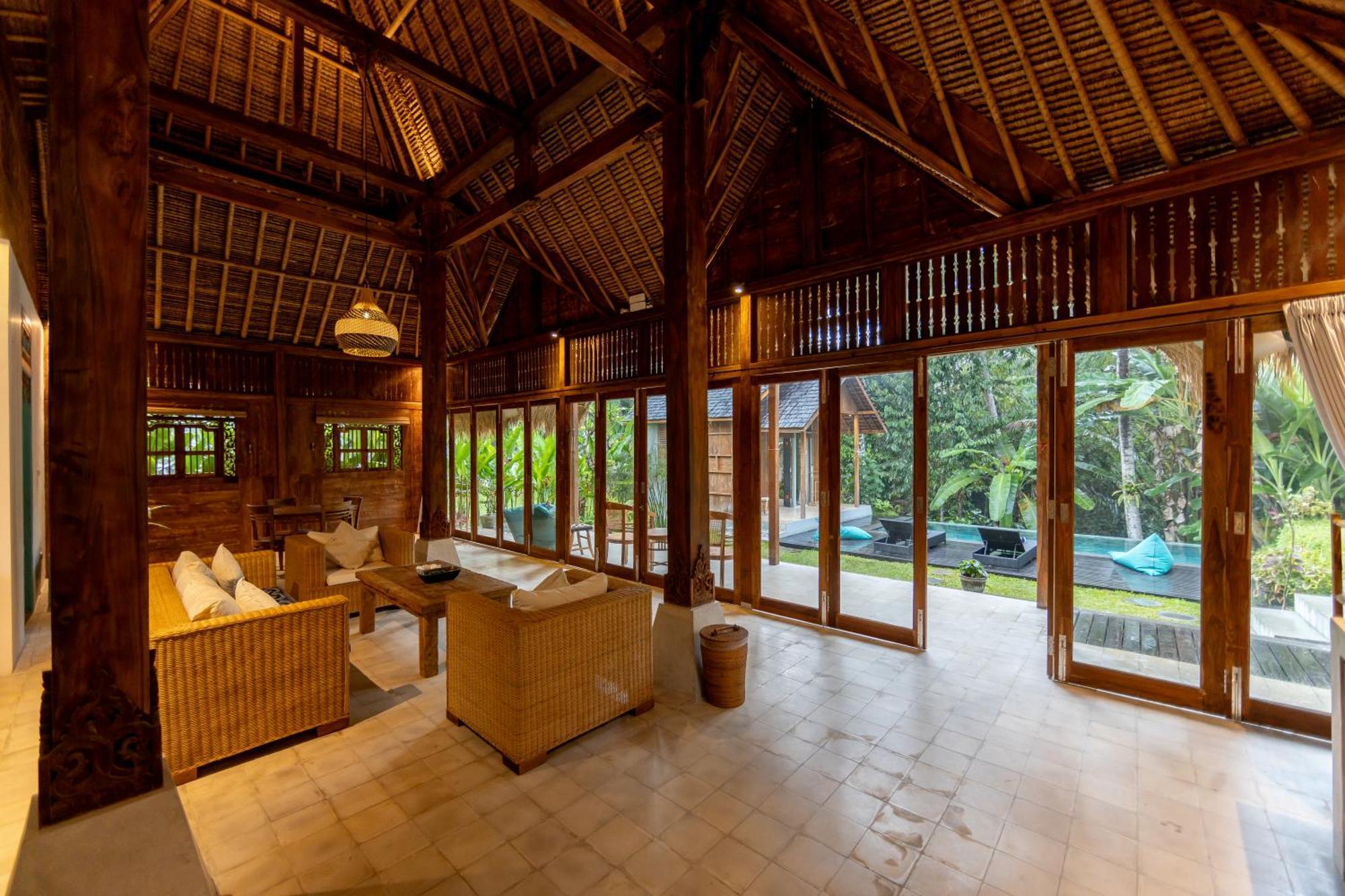 Lodge Rumah Guci