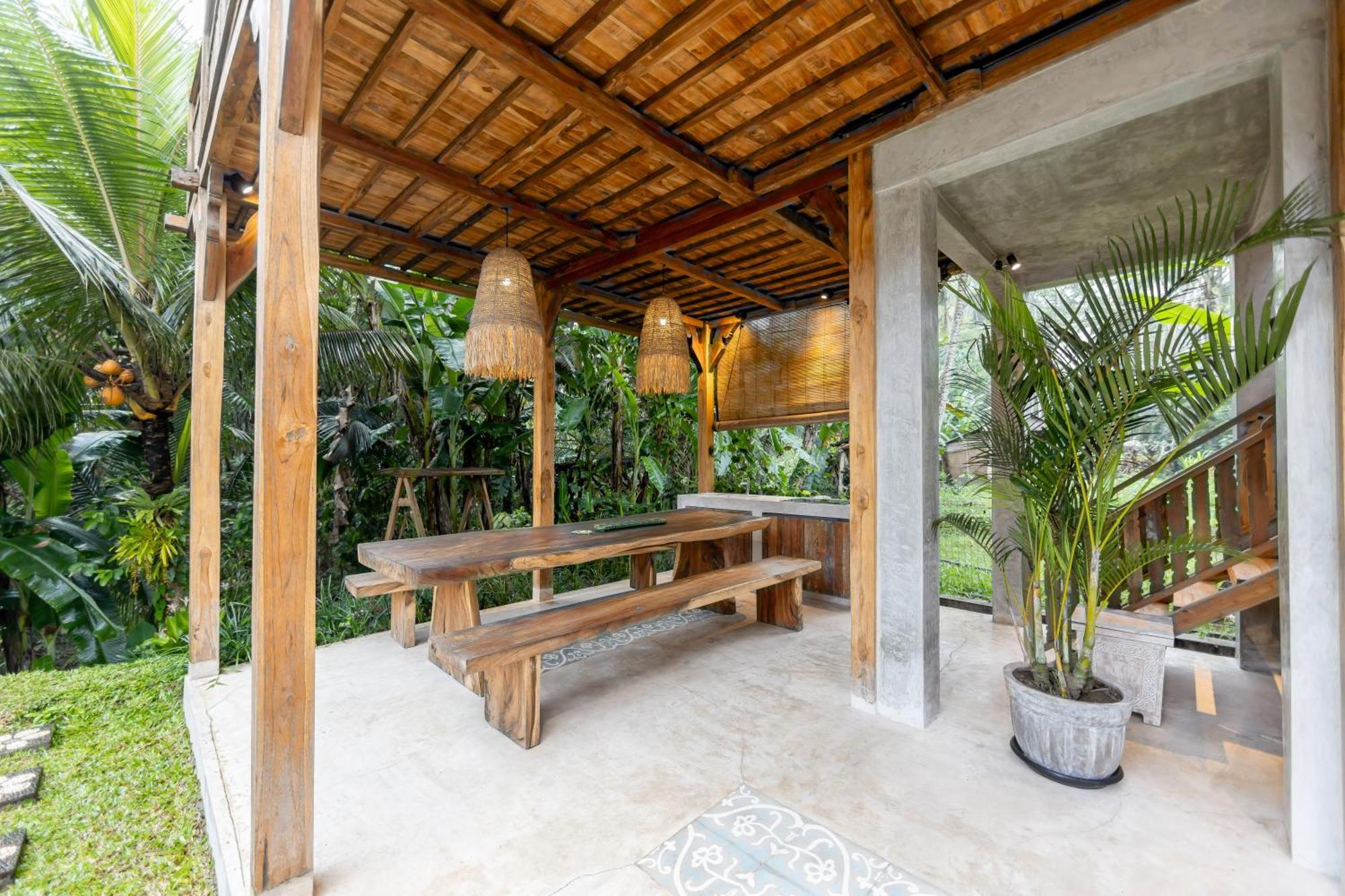 Lodge Rumah Guci