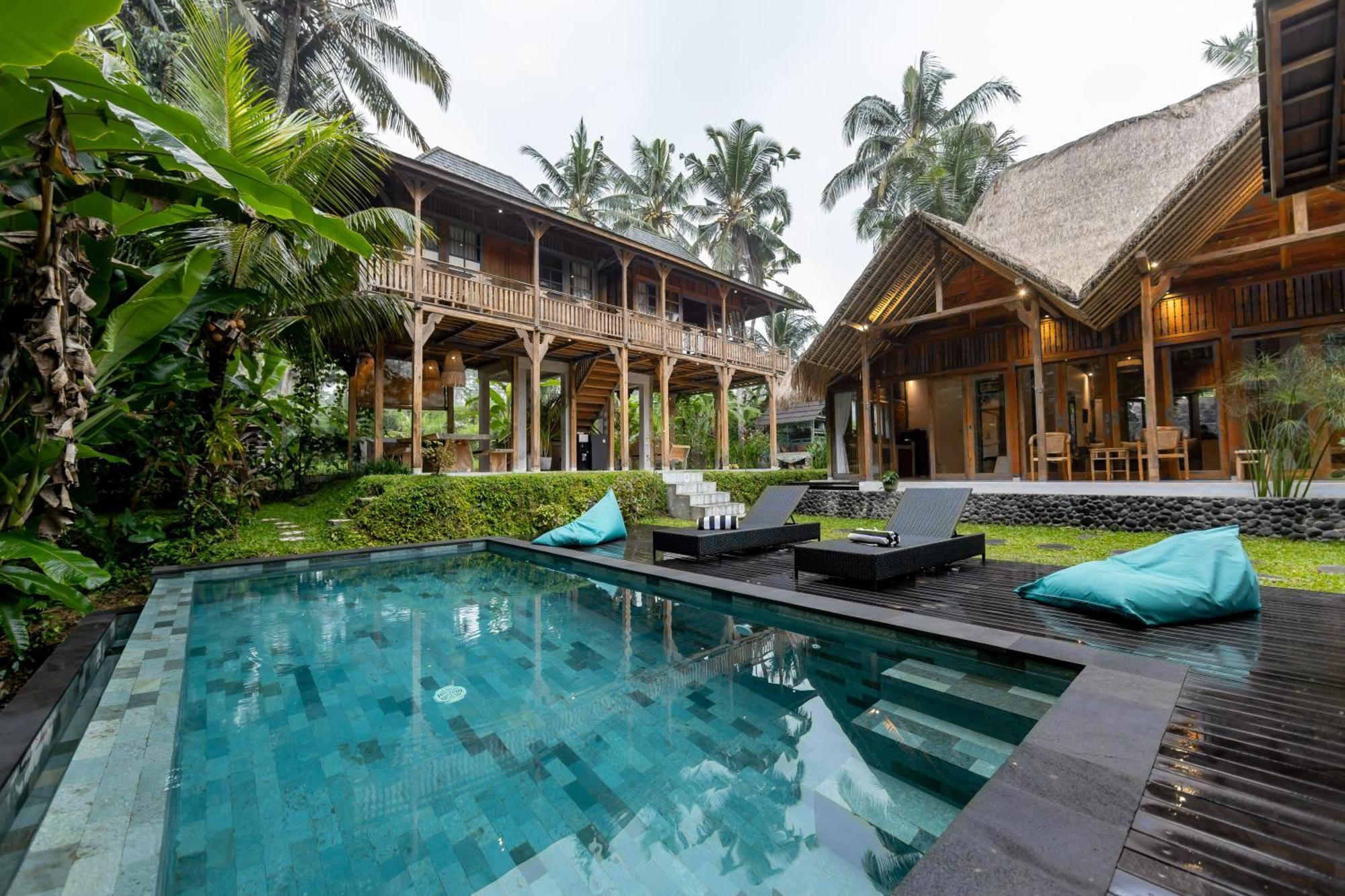 Lodge Rumah Guci