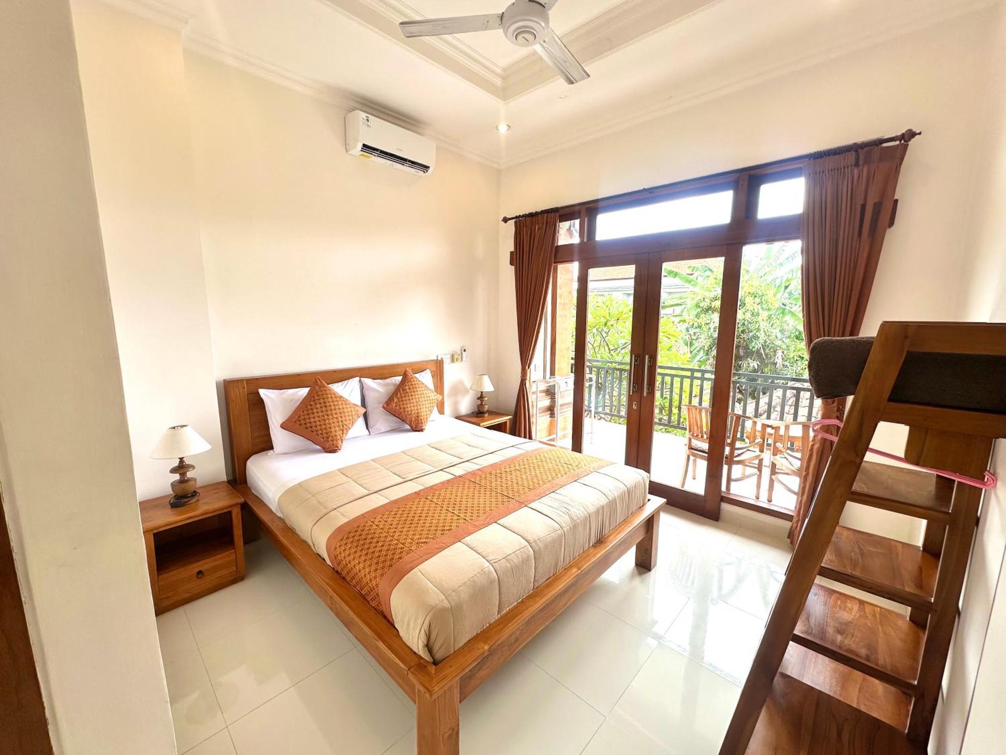 Naeera Guest house *