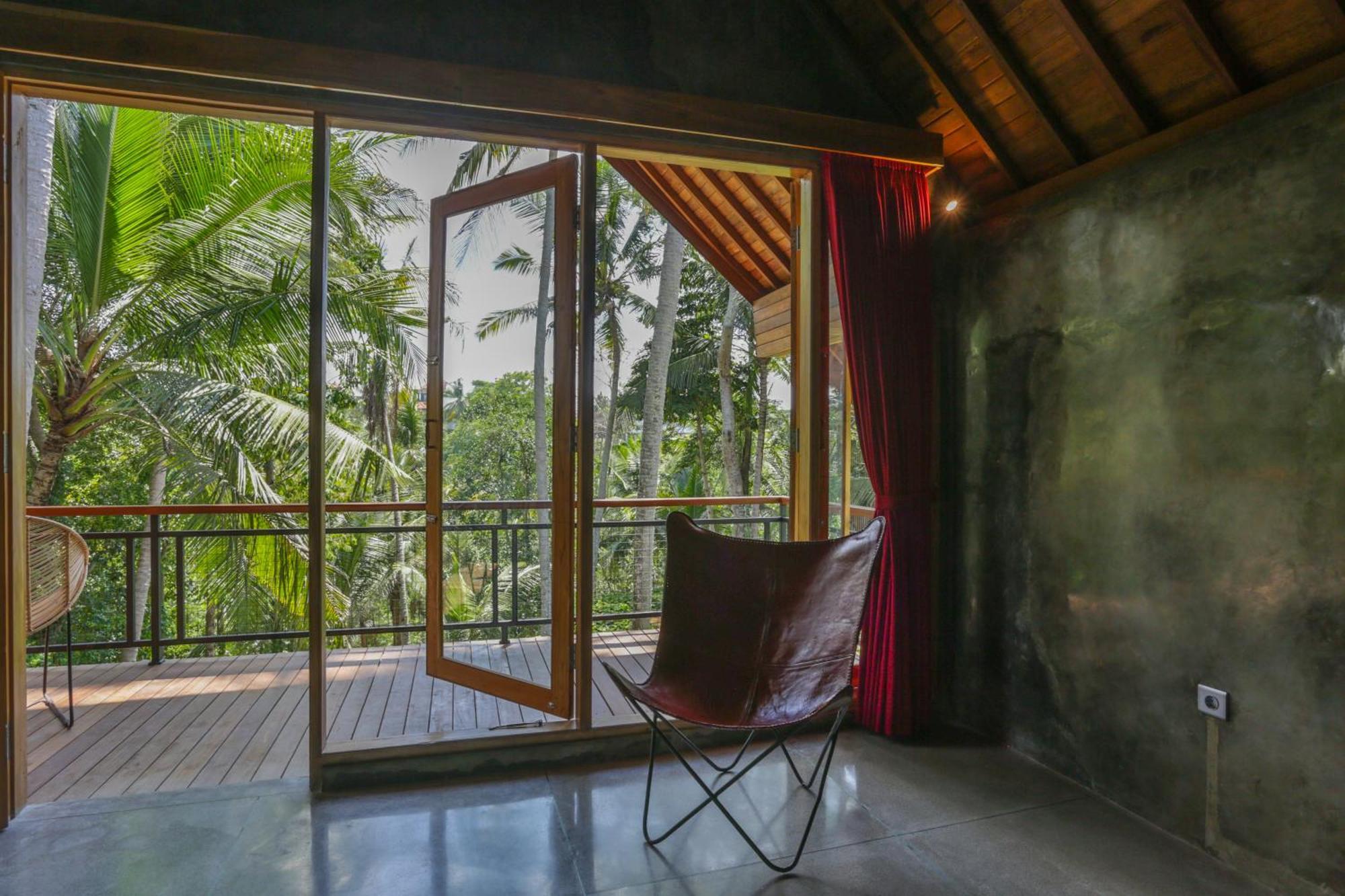 Secluded Jungle Getaway