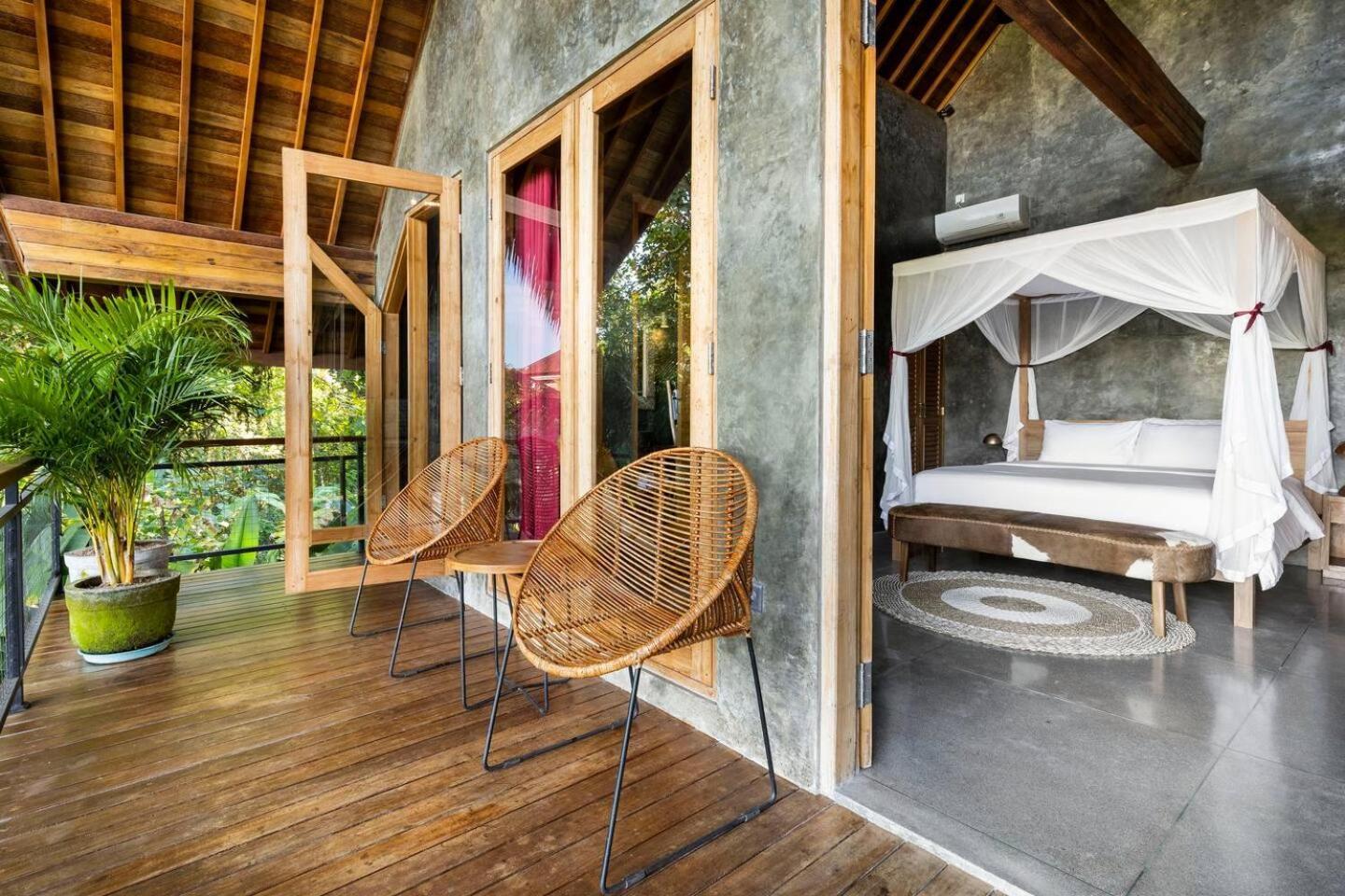 Secluded Jungle Getaway