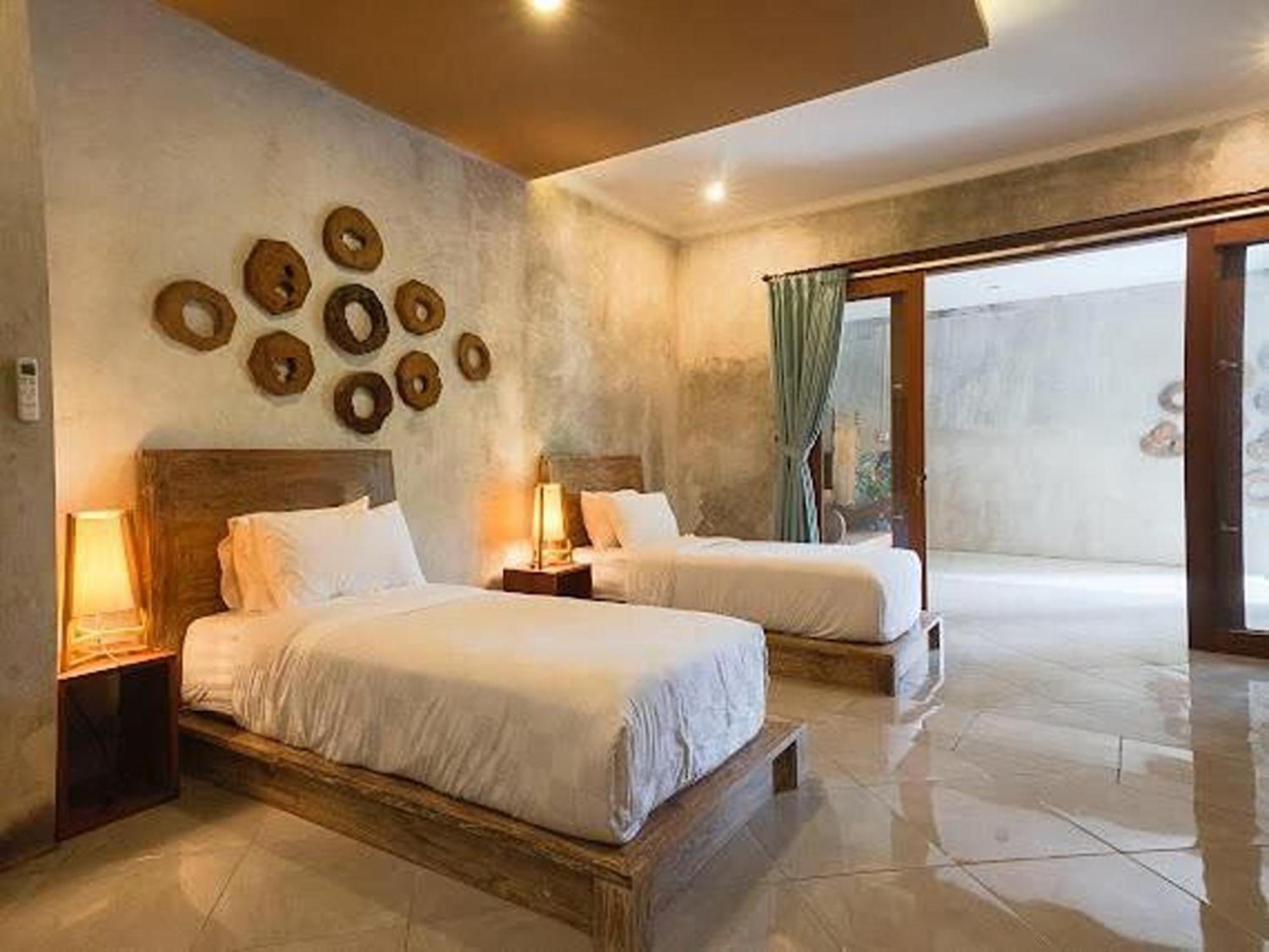 Villa Nayaka Living