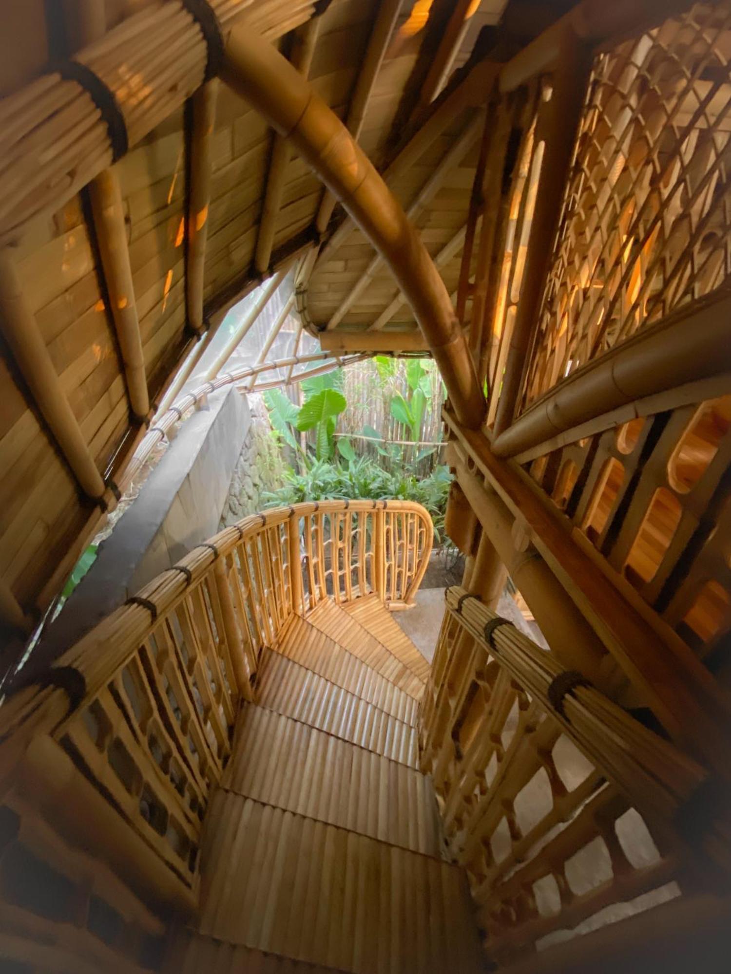 Wahem Eco Bamboo - Magical Bamboo House Bali Villa *