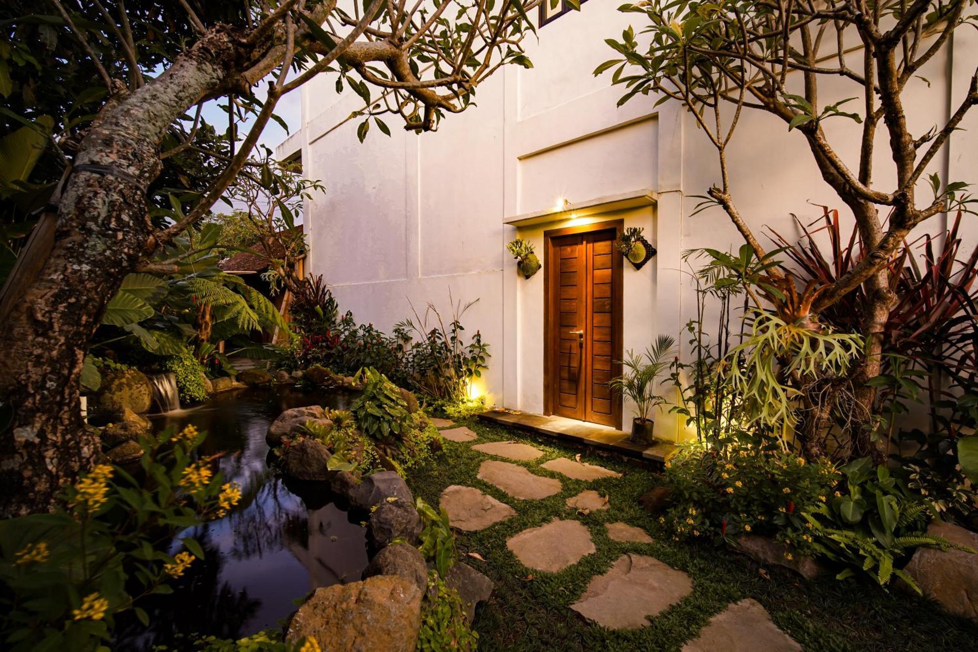 Bed & Breakfast Wakasuta House