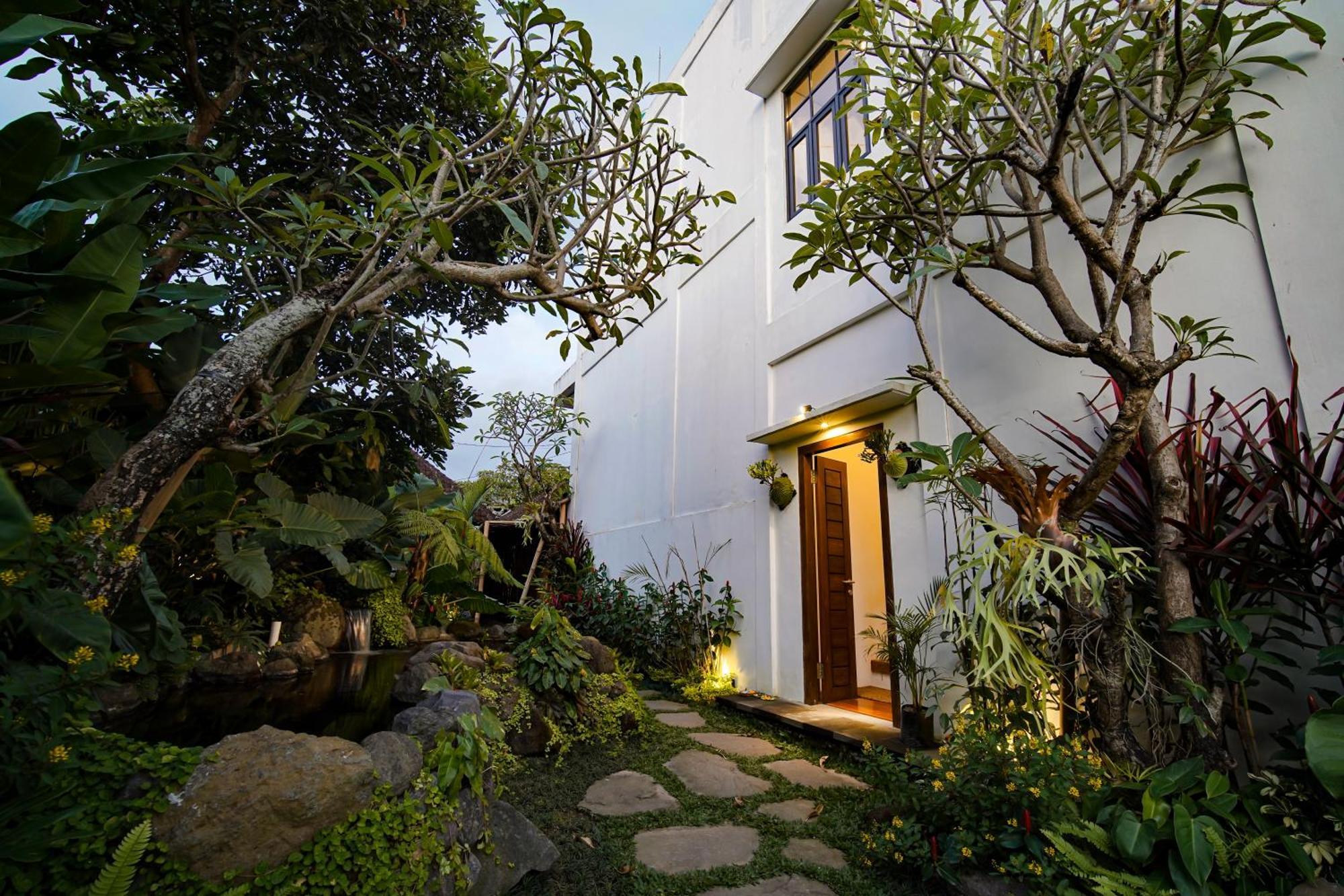 Wakasuta House Bed & Breakfast