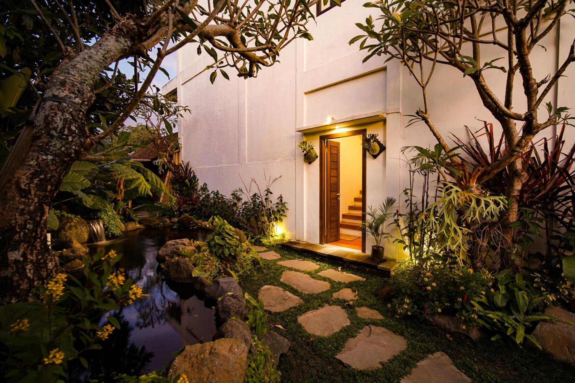 Wakasuta House Bed & Breakfast *