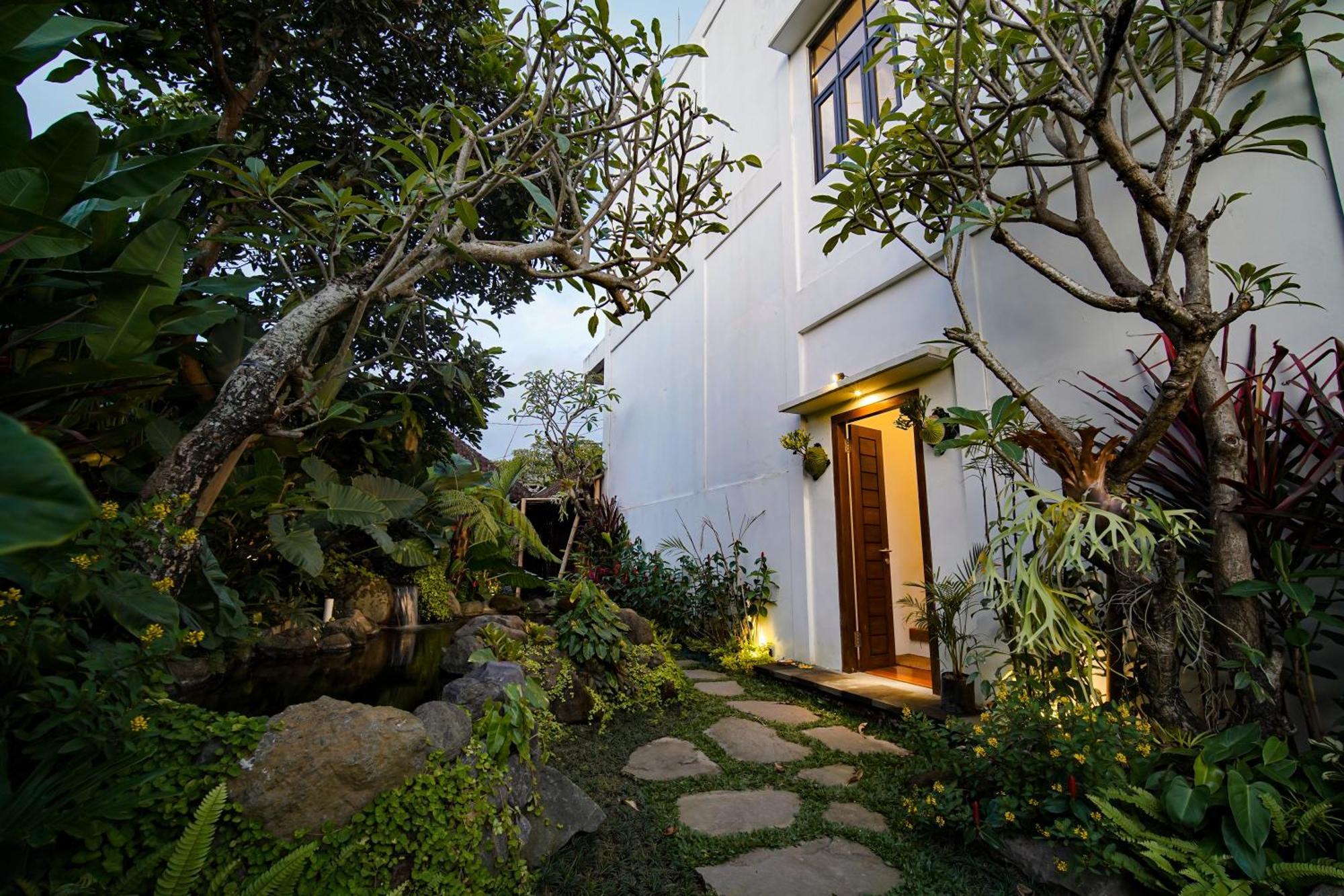 Bed & Breakfast Wakasuta House