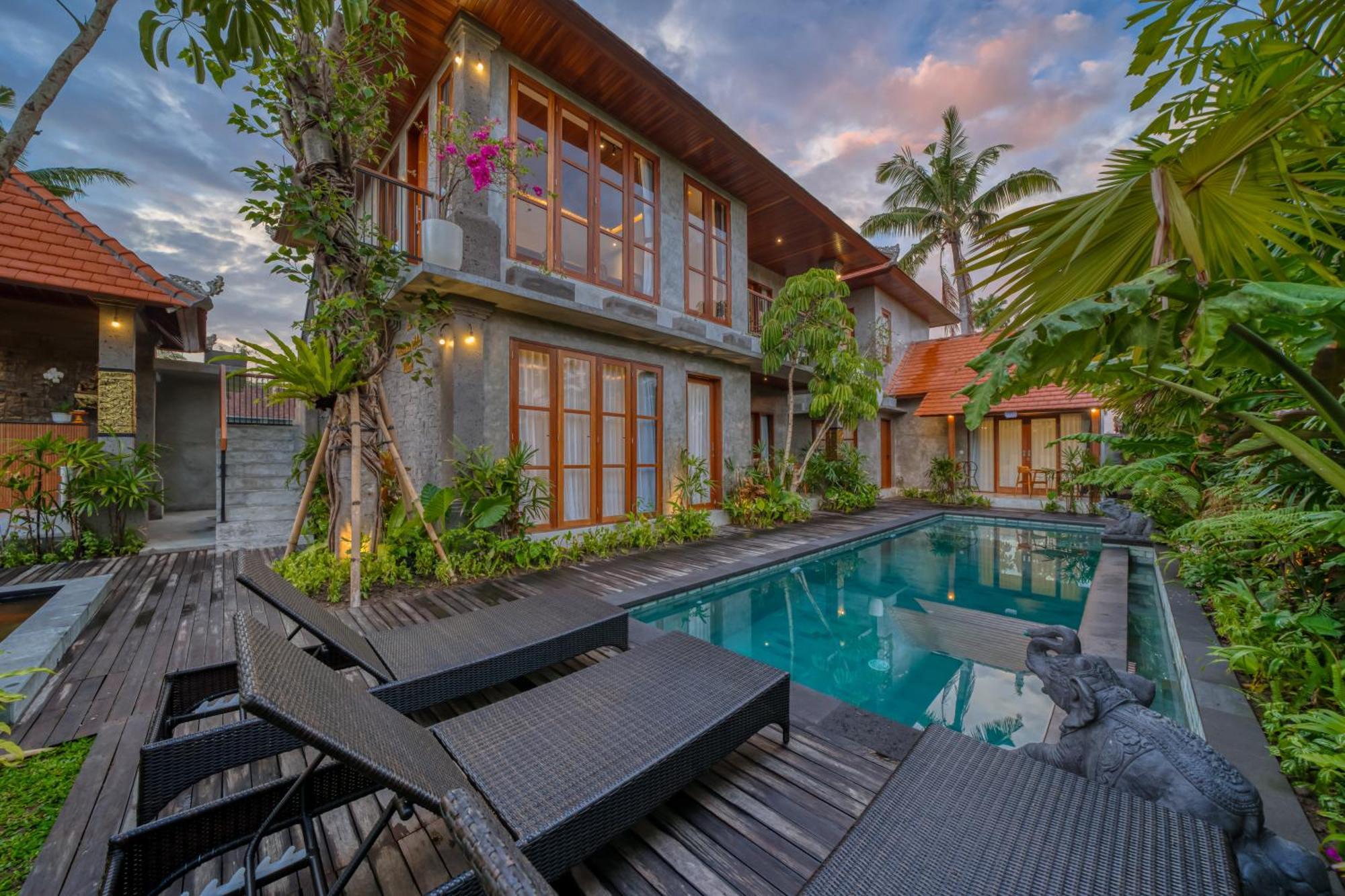 Akasha Resort *