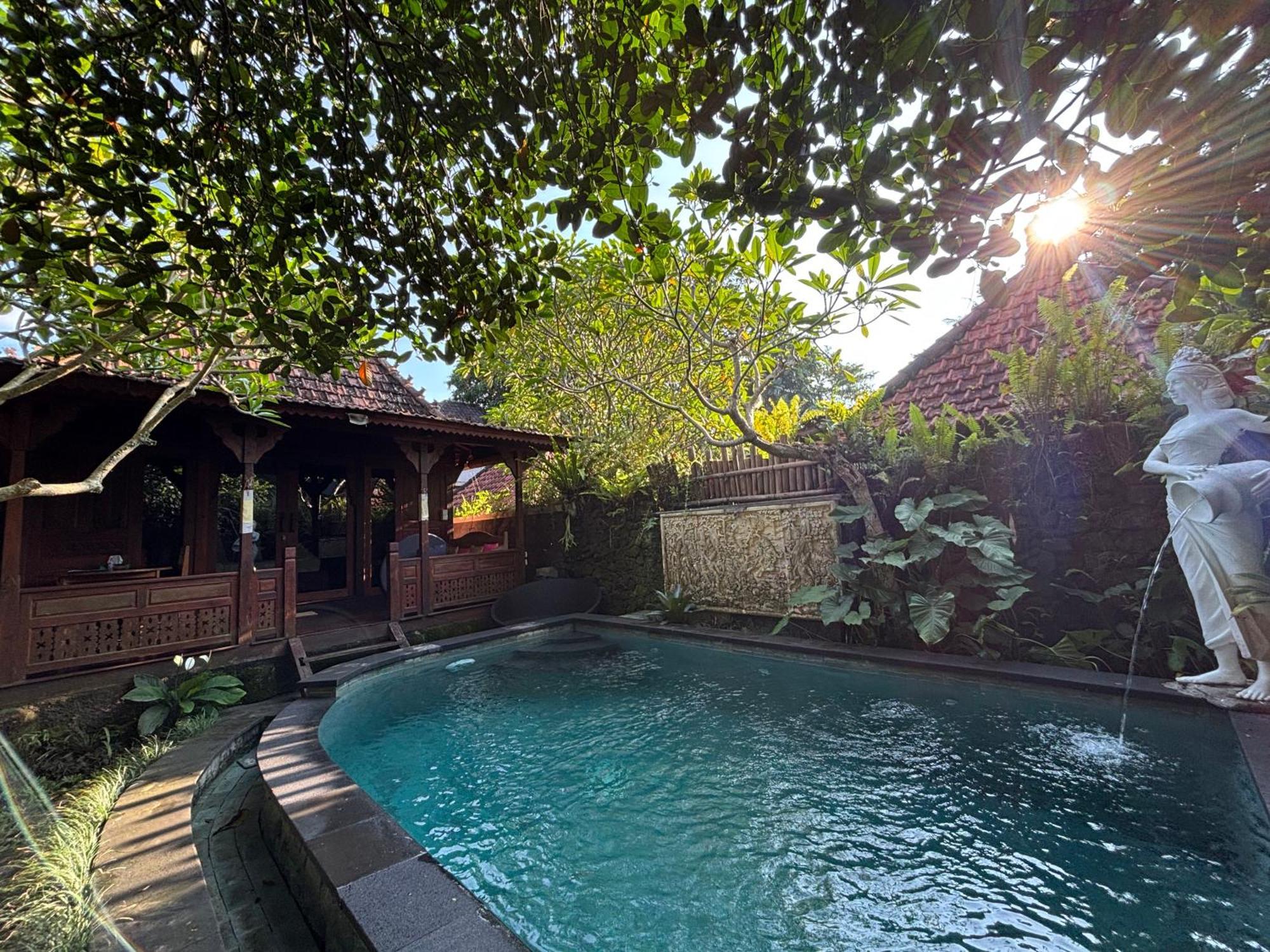 Bumbung Sari Villa *