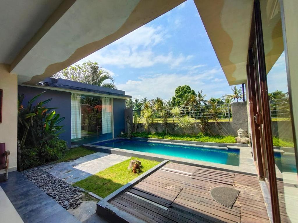 Asri Sari & By Samhita Bali