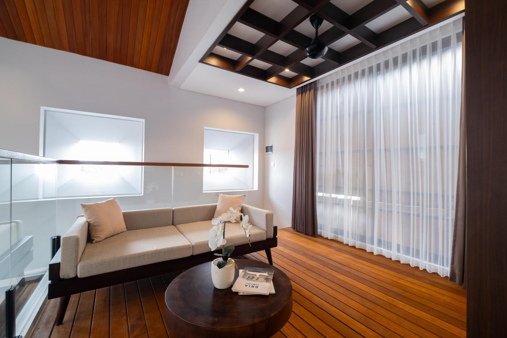Casaluna Lodge *