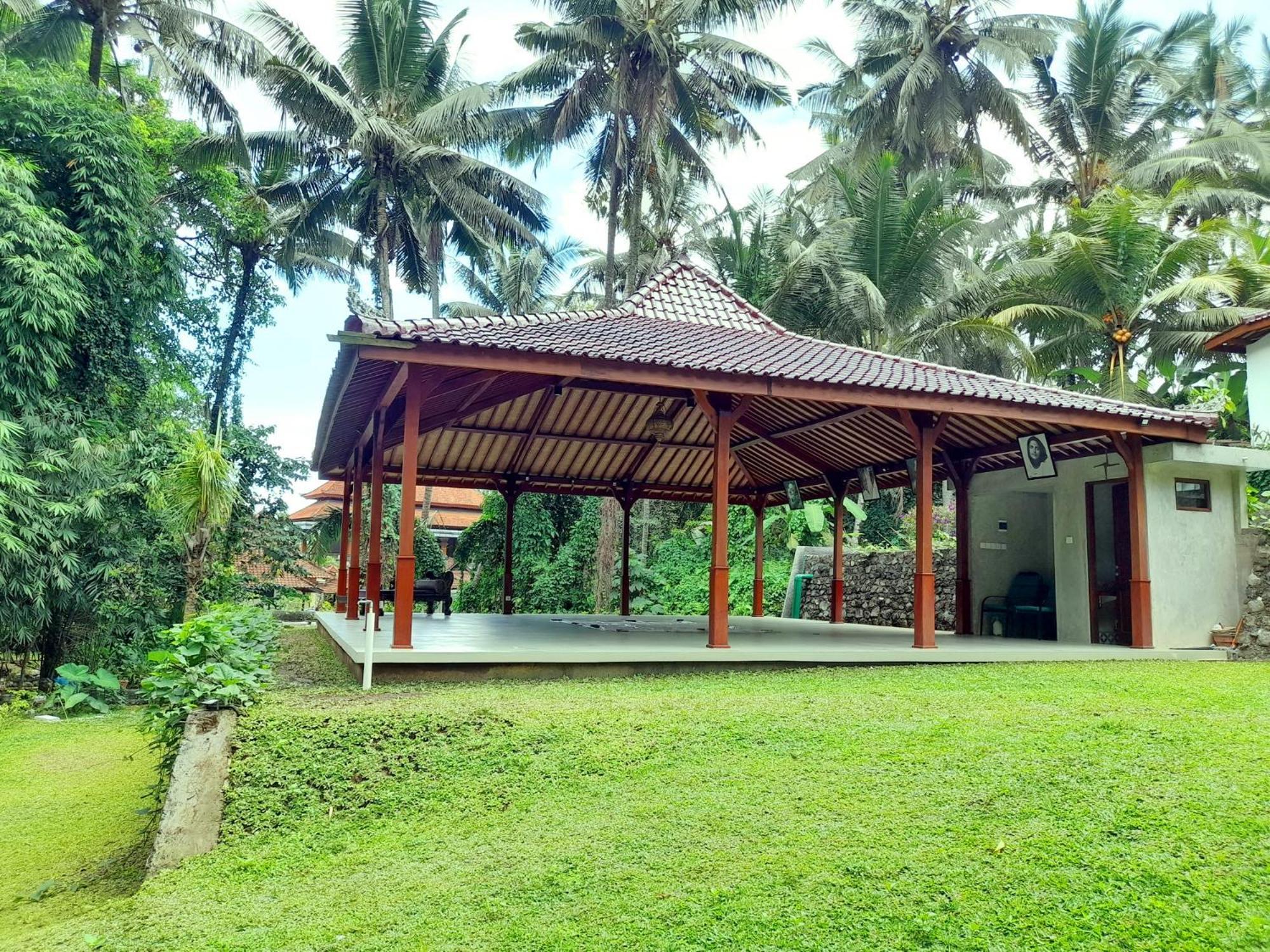 Hotel As I Am Retreat