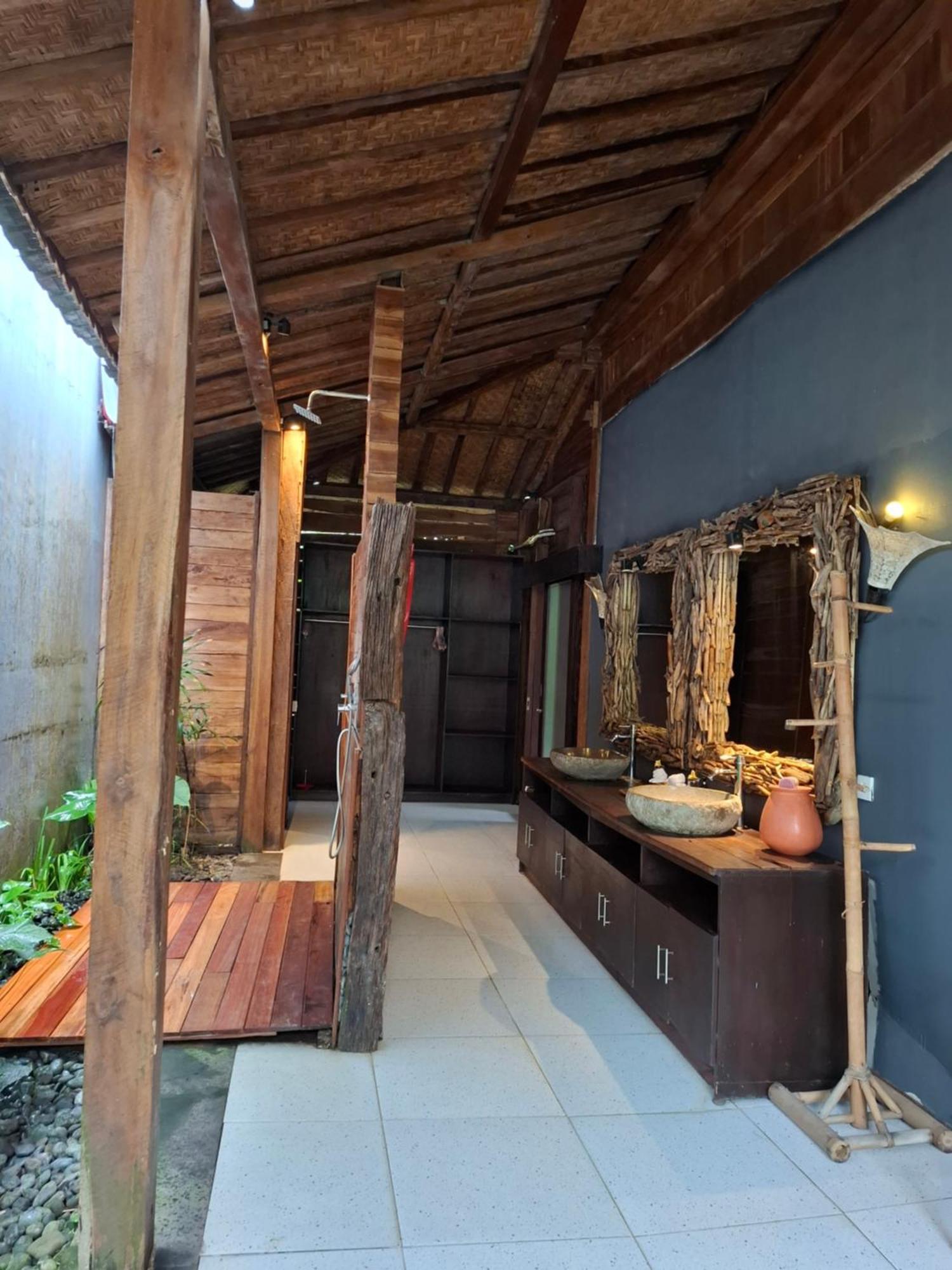 Villa Virgin Tirta Tawar