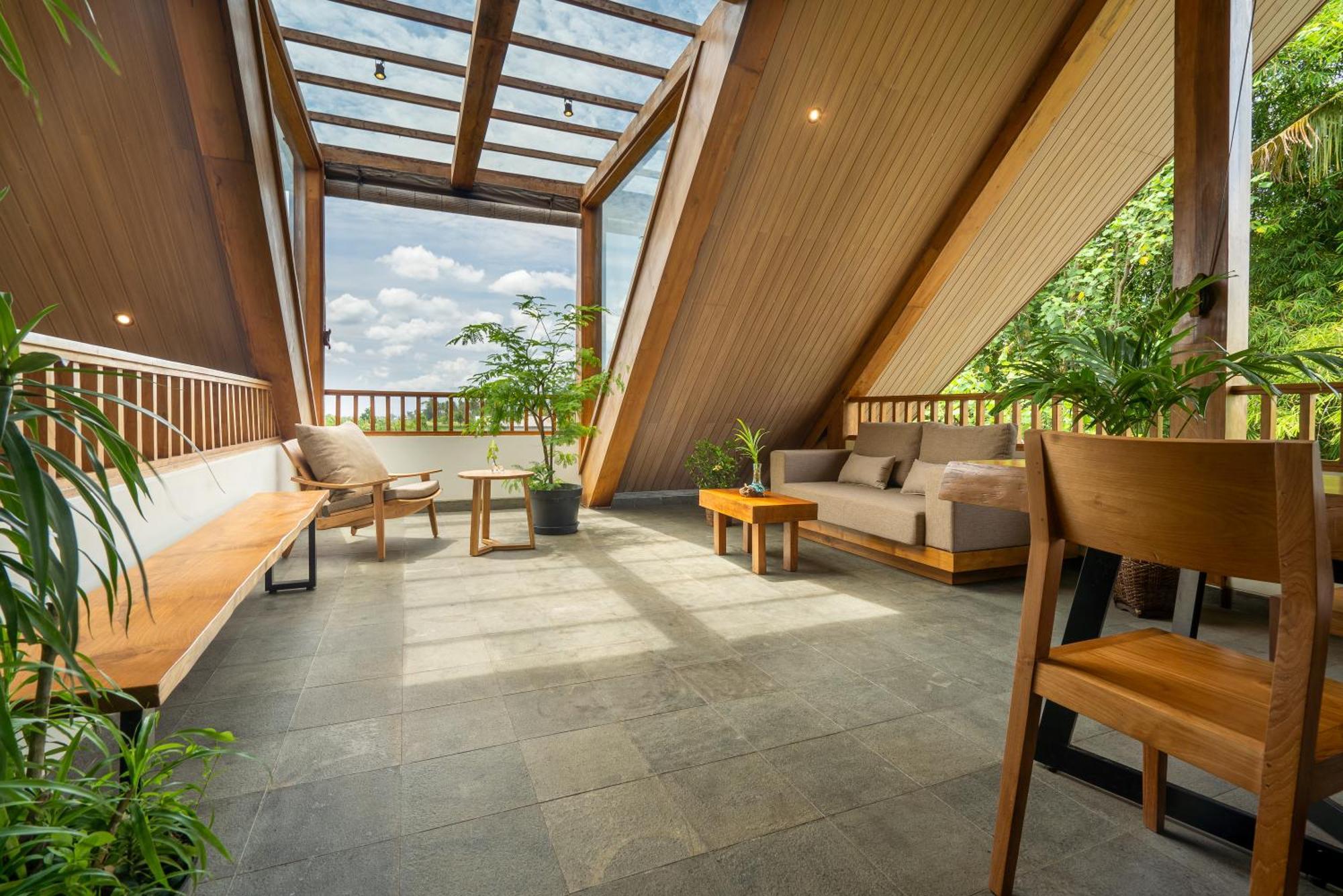 The Vinaya Boutique 3*