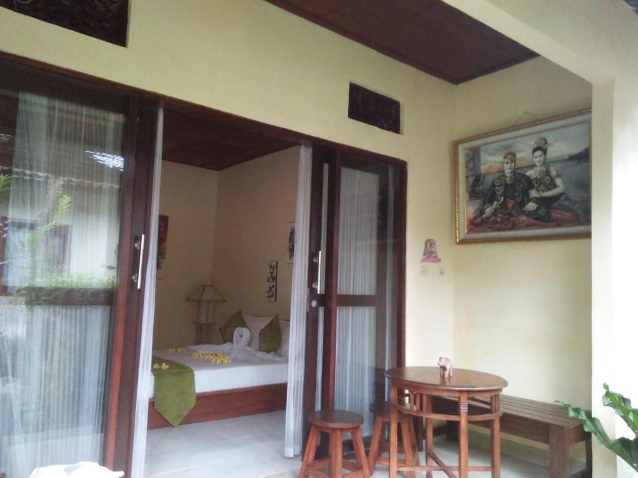 Lionk Bali House Bed & Breakfast *