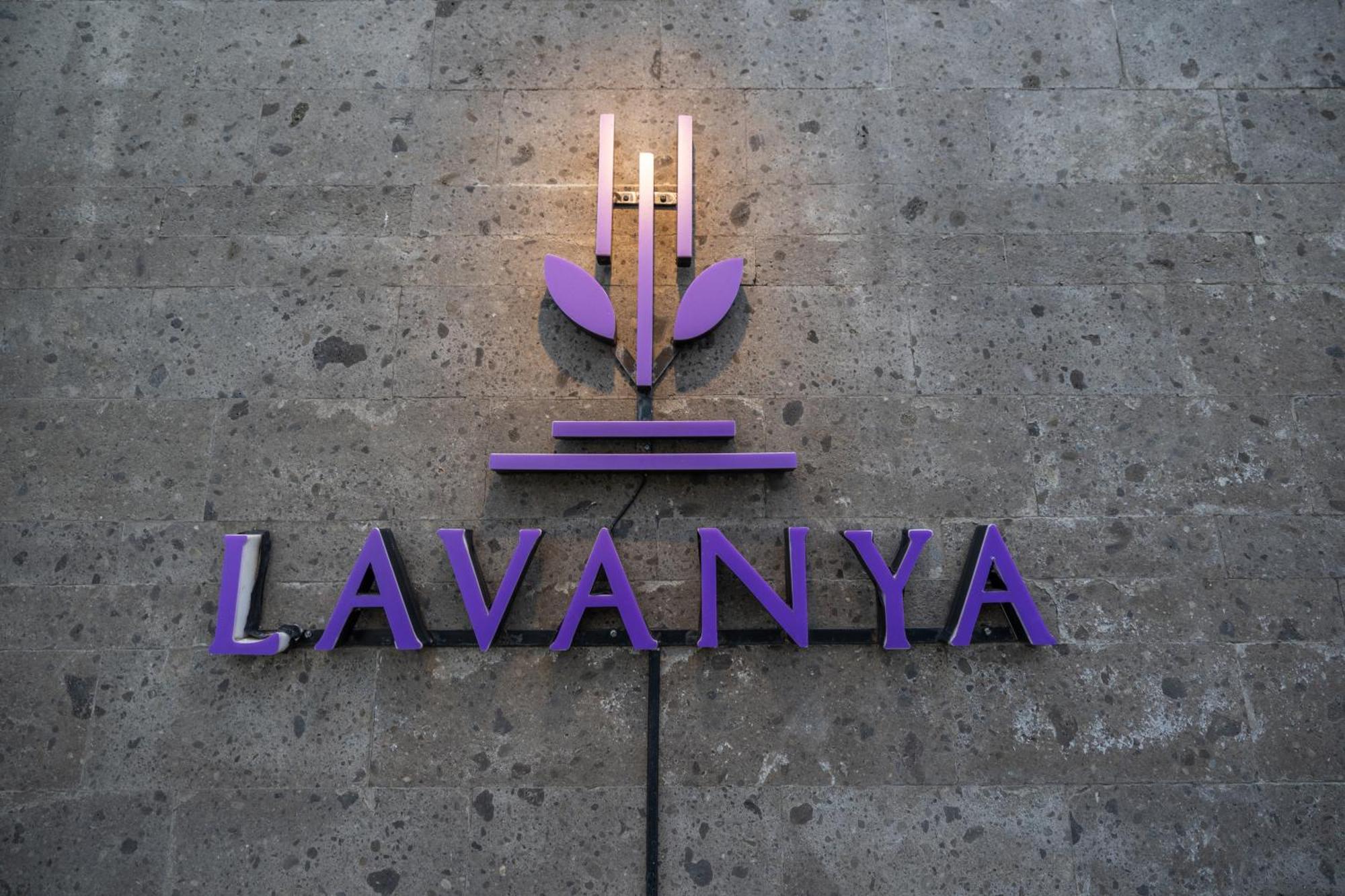 Tempat Tidur & Sarapan Lavanya Romantic