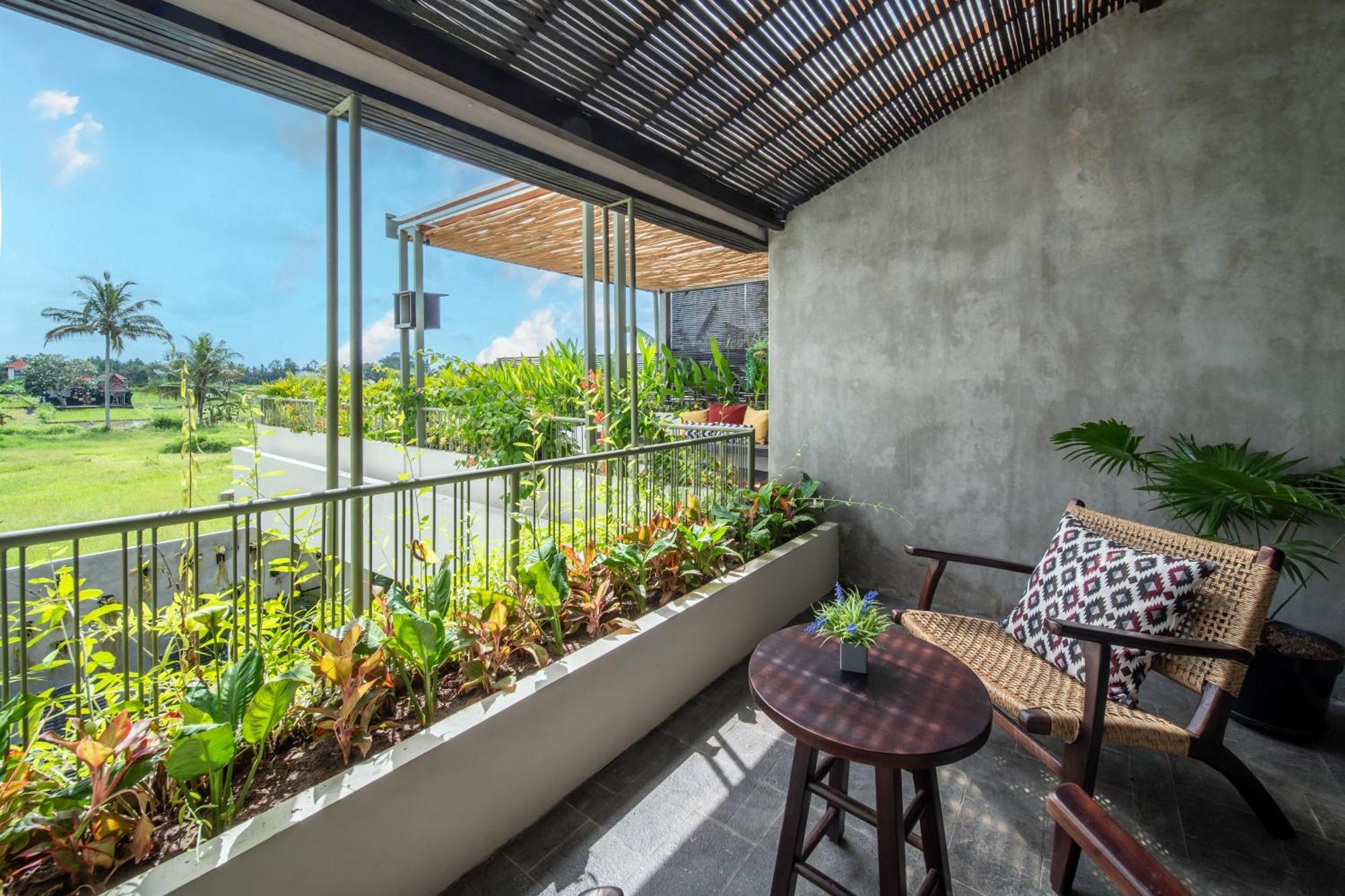 Villa Rooftop Art *
