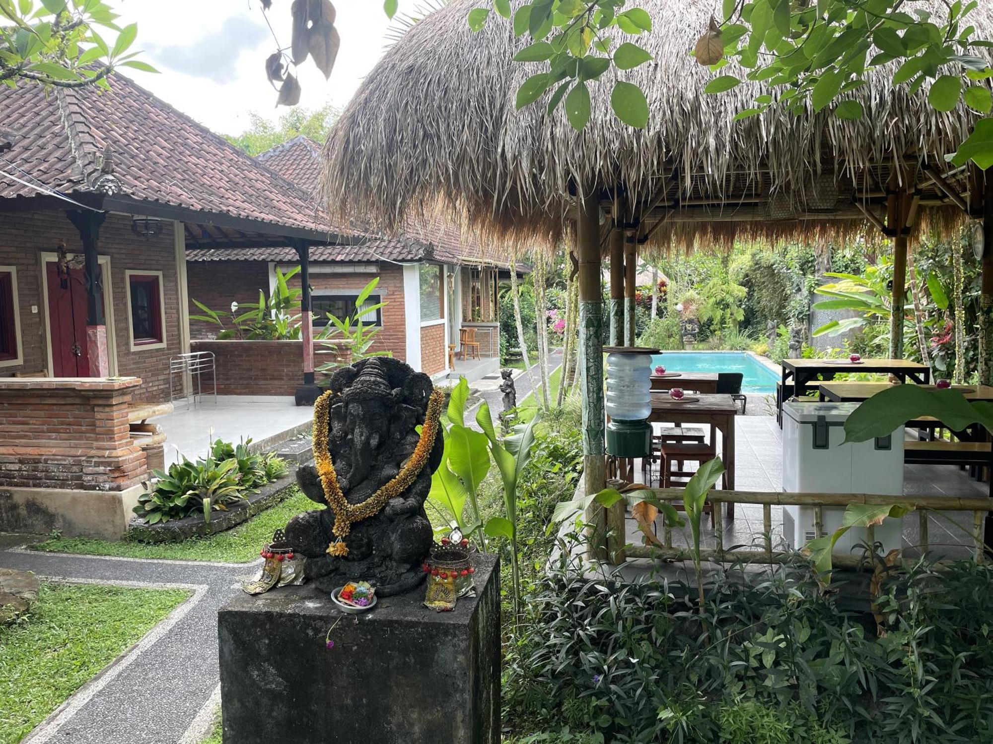 Lodge Taman Lituhayu *