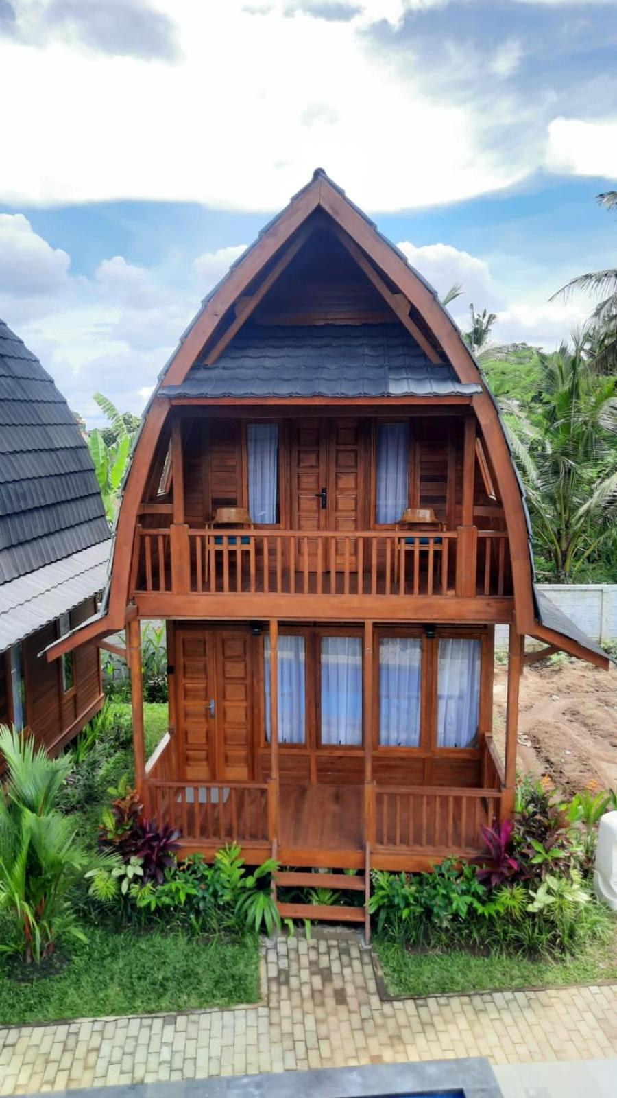 Kayu Joglos Villa