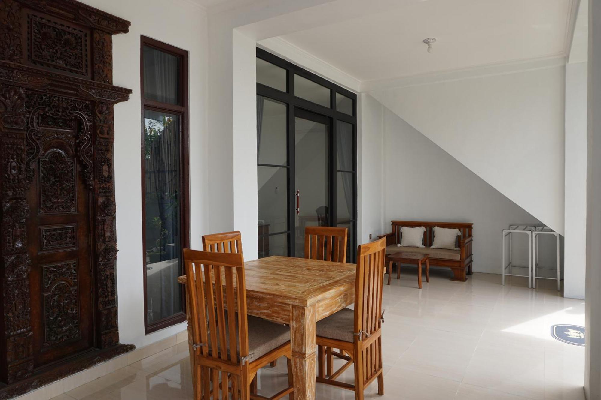 Villa Adi *