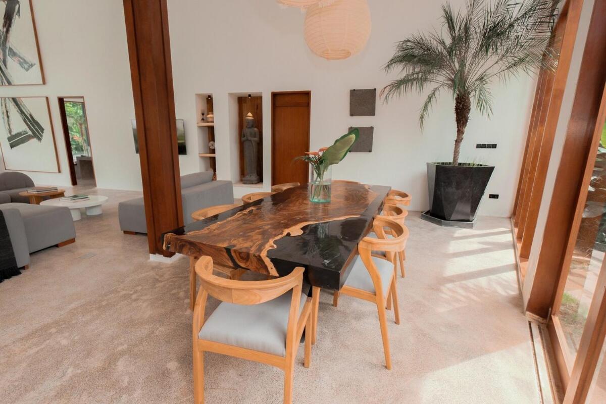 Four Bedroom Luxury Laya Villa *