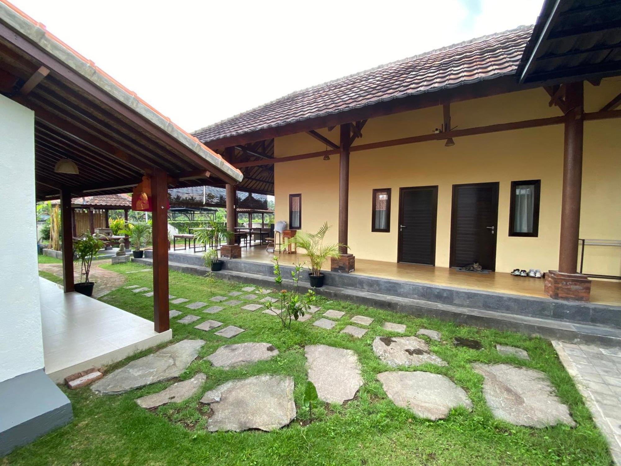 Uma Tami *
