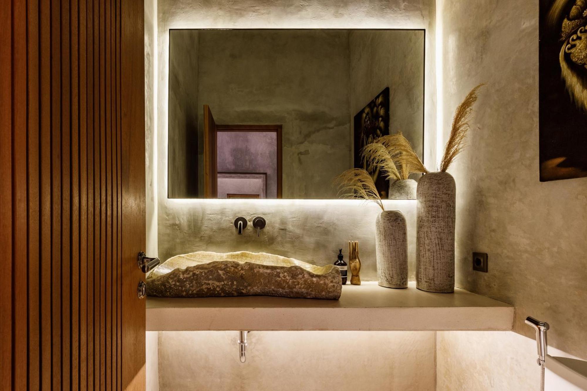 Your Exclusive Escape Into Nature With Stunning Art Luxury And Riverfront Views * Ubud (Bali)