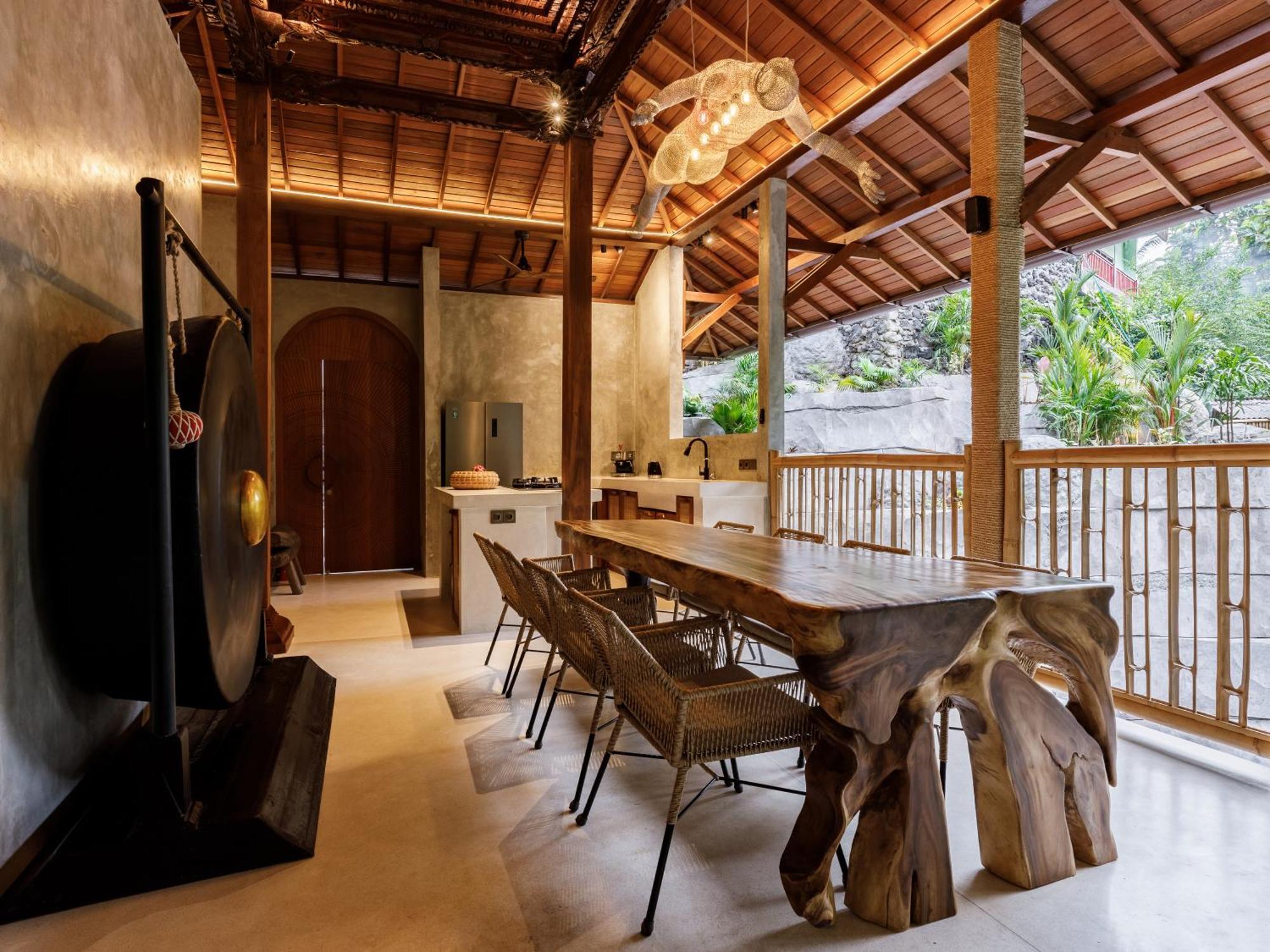 Your Exclusive Escape Into Nature With Stunning Art Luxury And Riverfront Views * Ubud (Bali)