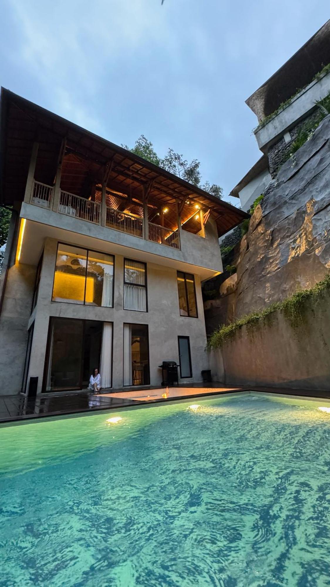 Your Exclusive Escape Into Nature With Stunning Art Luxury And Riverfront Views Ubud (Bali)