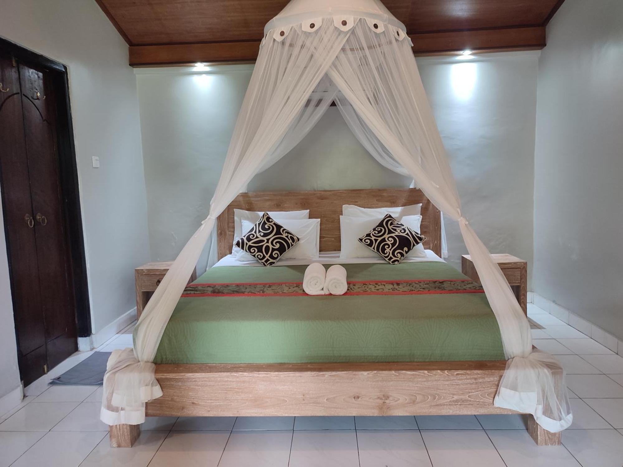 Pucang Sari House Homestay *