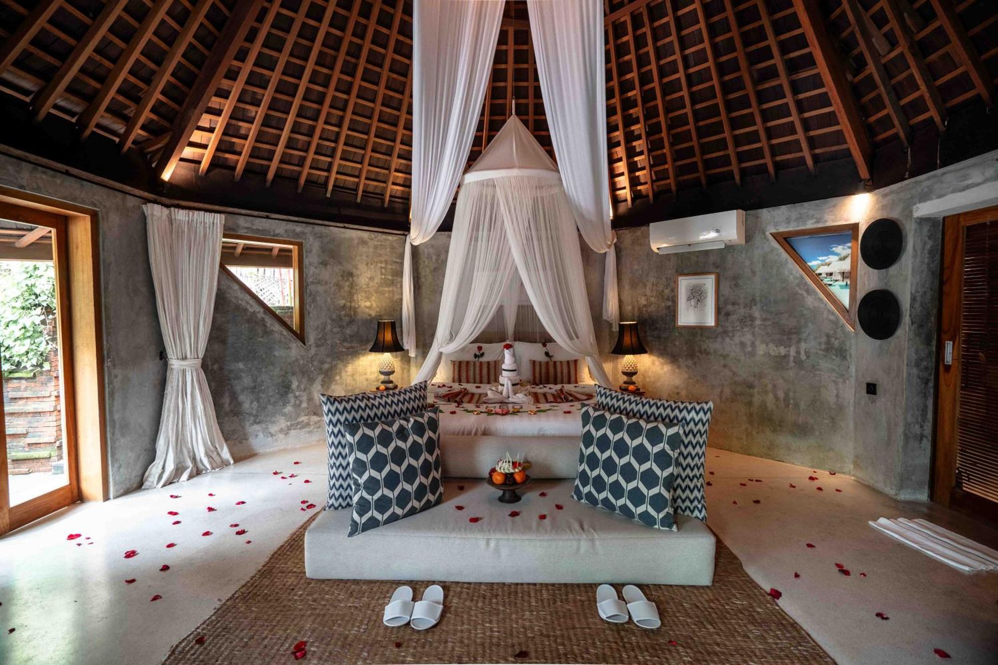 Villa The Sender Pool