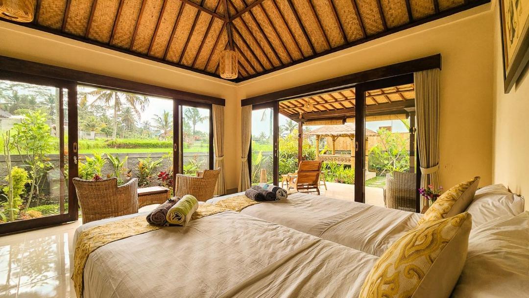Ari Sawah House, Luxury 2 Bedroom With Pool *