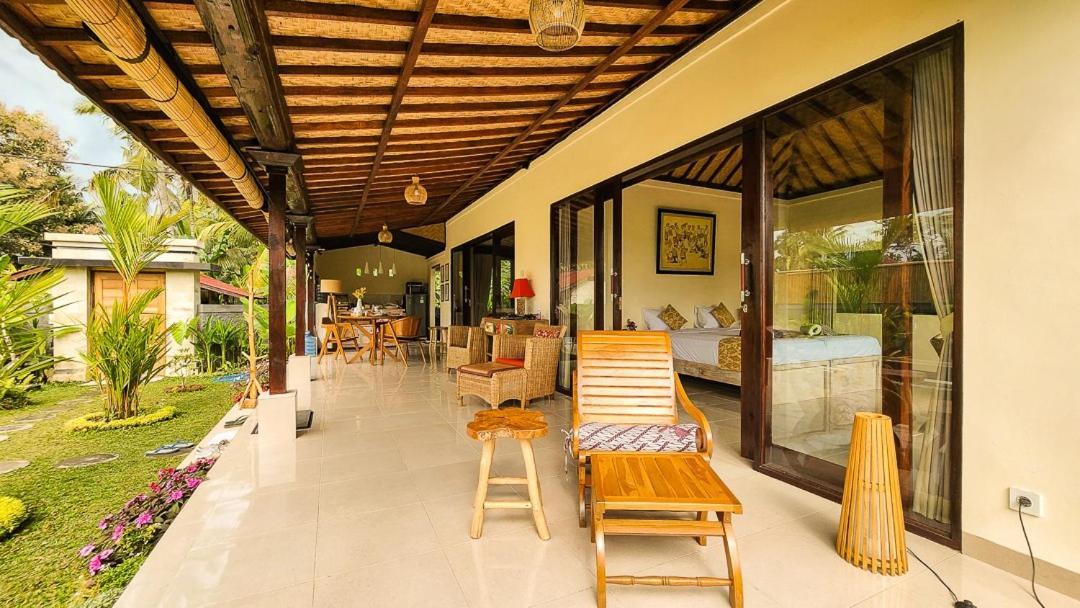 Ari Sawah House, Luxury 2 Bedroom With Pool *