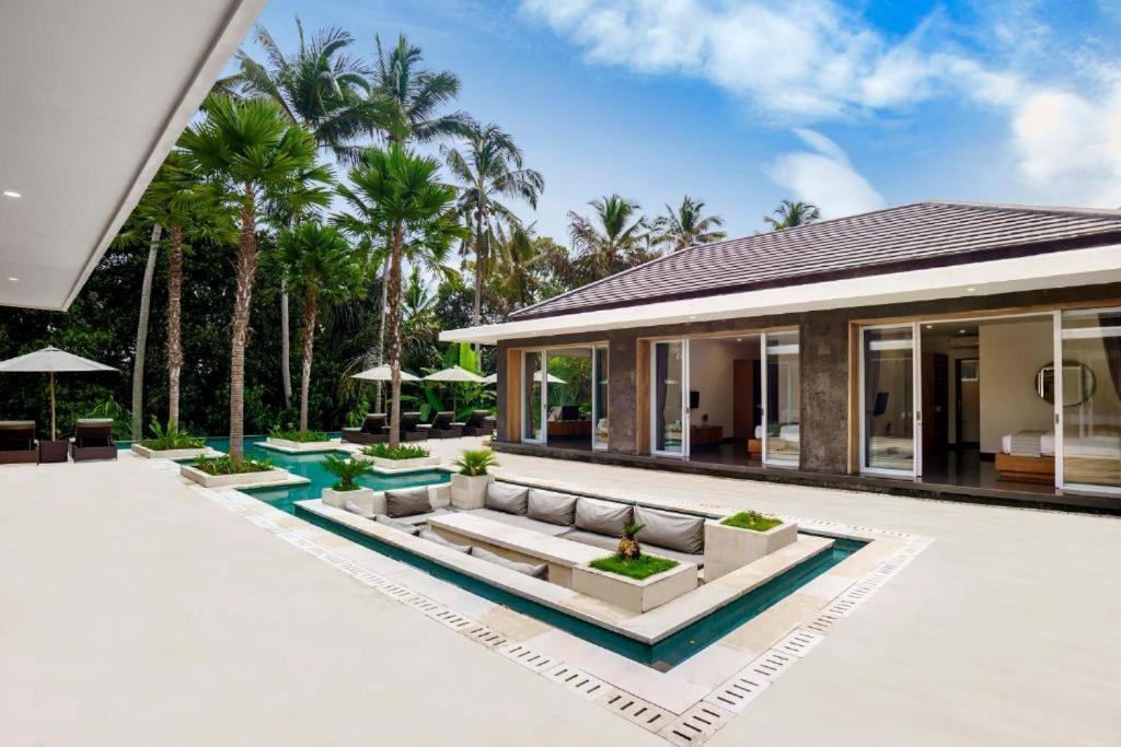 Exotic 6 Bedroom Coconut Trees Cyn Villa Ubud (Bali)