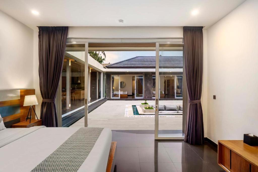 Exotic 6 Bedroom Coconut Trees Cyn Ubud (Bali)