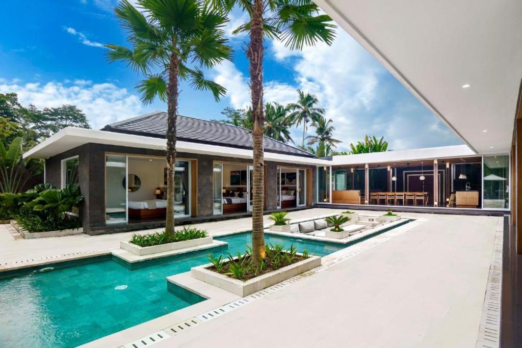 Villa Exotic 6 Bedroom Coconut Trees Cyn