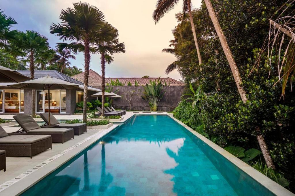Exotic 6 Bedroom Coconut Trees Cyn * Ubud (Bali)