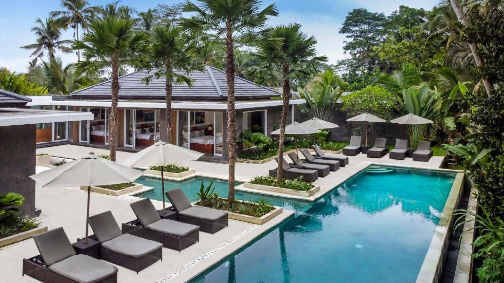 Exotic 6 Bedroom Coconut Trees Cyn